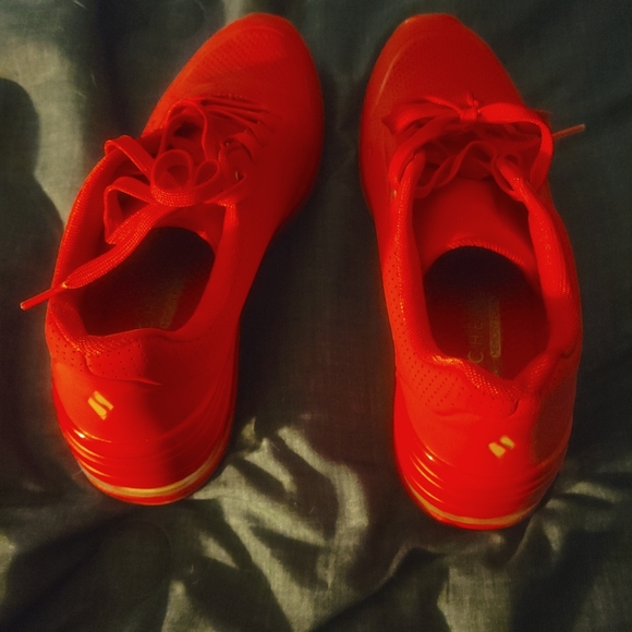 Brand new skechers - Picture 1 of 2
